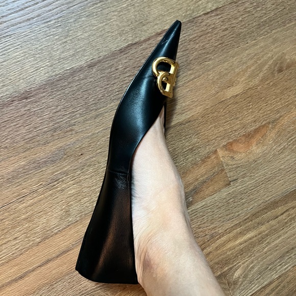 Balenciaga
Women's Black Bb Knife Leather Flats size 38 like new - Picture 3 of 8
